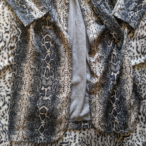 NWT snake print trench jacket - Picture 5 of 9